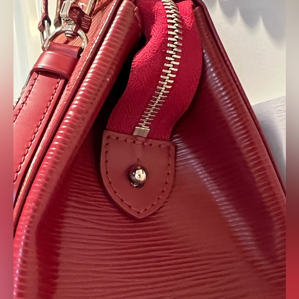 Louis Vuitton EPI Leather Brea MM Rubis Shoulder Purse Tote Bag Two Way LV Red - Picture 8 of 16
